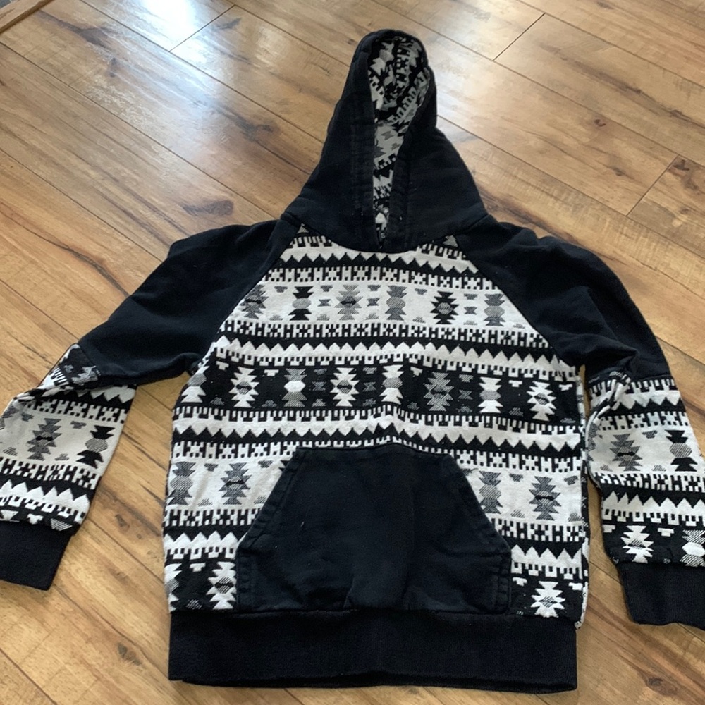 🪶 Aztec 🦅 black and white hoodie